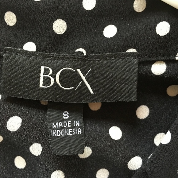 Polka Dot 3/4 Sleeve button front blouse - Picture 4 of 4